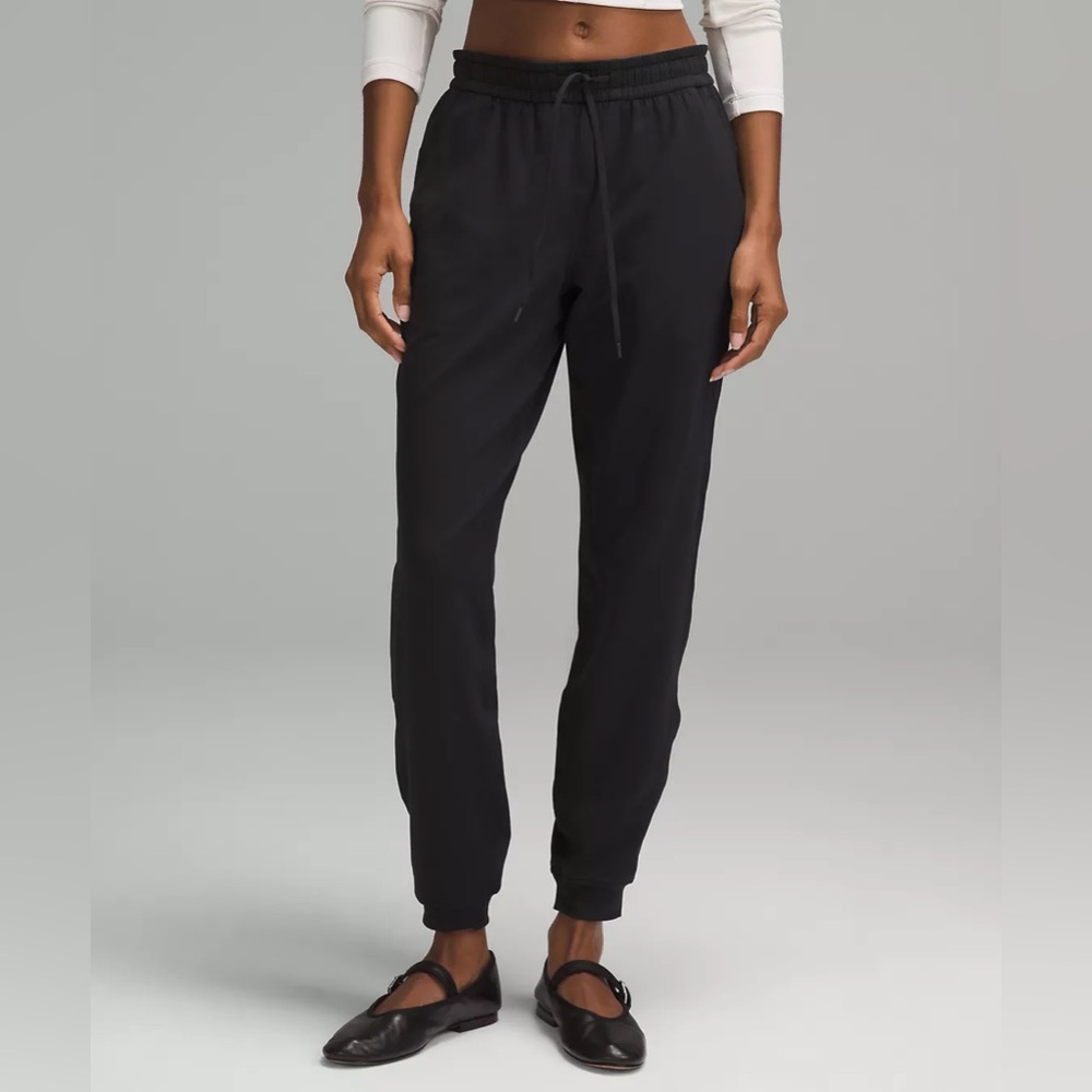 NWT Lululemon Soft Jersey Classic-Fit Mid-Rise Jogger Black Sz 6.